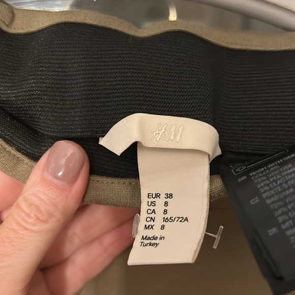 H&M wrap skirt - Picture 3 of 7